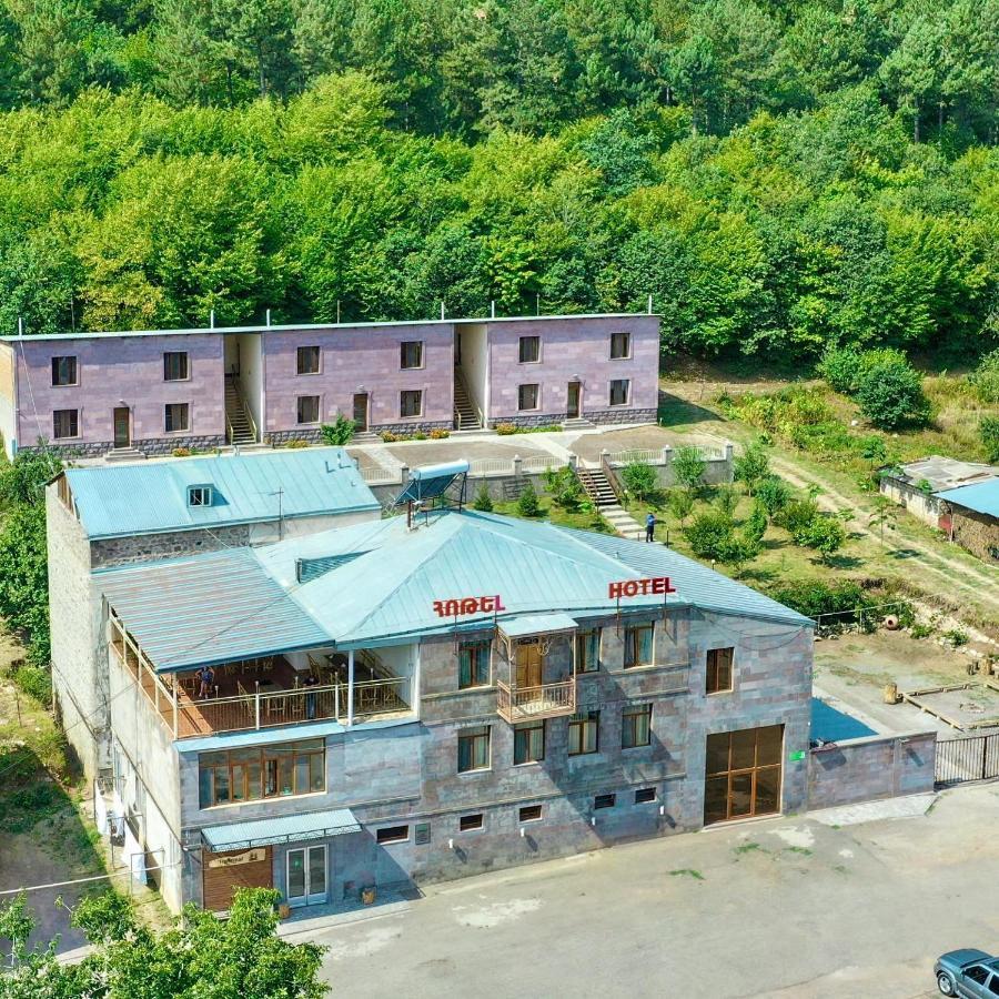 Yeghevnut Hotel Goris Exterior photo