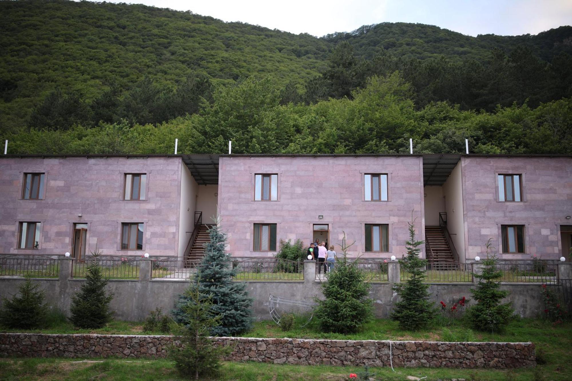 Yeghevnut Hotel Goris Exterior photo