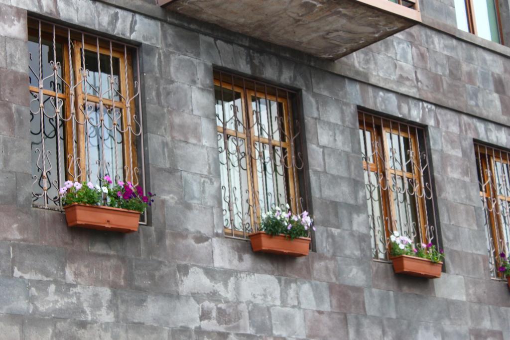 Yeghevnut Hotel Goris Exterior photo